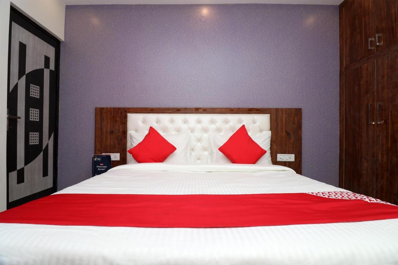Oyo 25130 Royal Hotel New Delhi